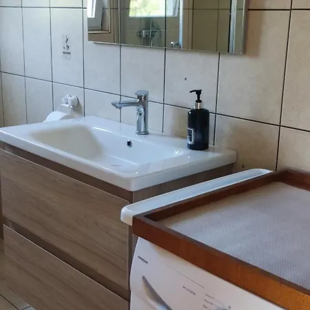 Car Apartman *